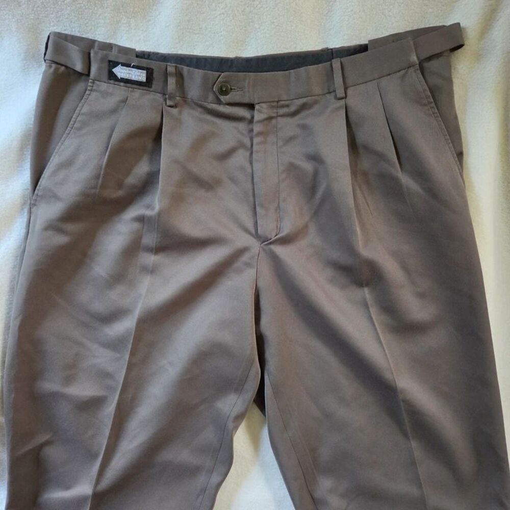 Savane Mens Comfort Plus Dress Pants 38x30 Sage Pleated Cuffed Stretch Waist